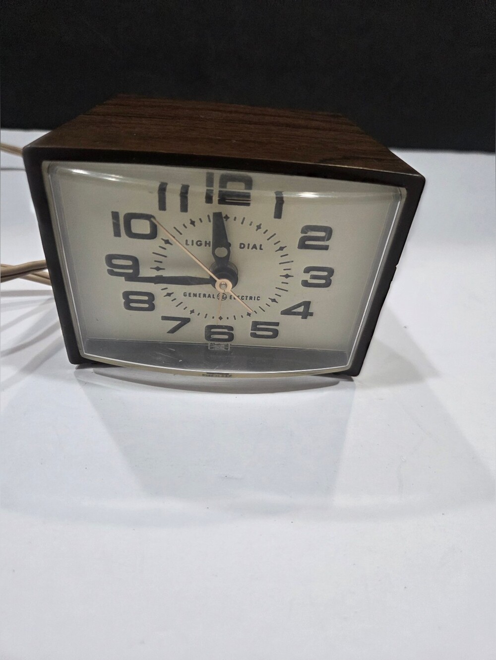 Vintage General Electric Brown Retro Square Bedside  Clock (Works)